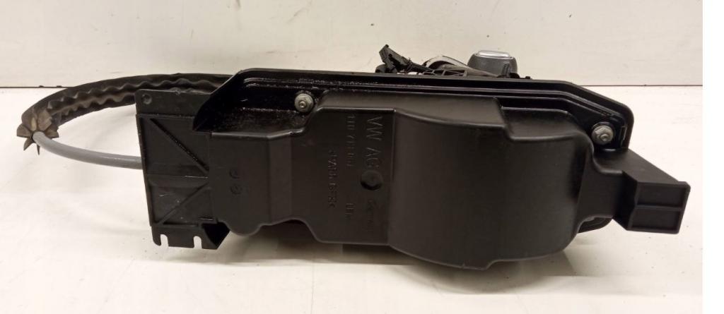 Volkswagen Touran I 2003-2015 hatchback 1.9 TDI diesel MT 77 kW 2006  Rýchlostná páka (kulisa) 1T0713061J