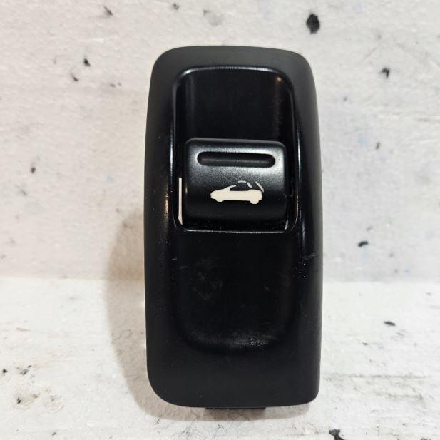 Peugeot 206 hatchback 1.4 HDI diesel 50 kW 2005  Prepínač ovládania strešného okna 9637116777