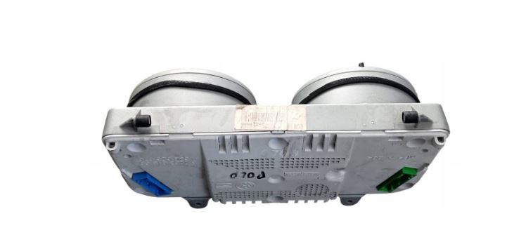 Volkswagen Polo III 6N 1994-2001 hatchback 1.4 petrol MT 44 kW 1998  Prístrojová doska 0263627004