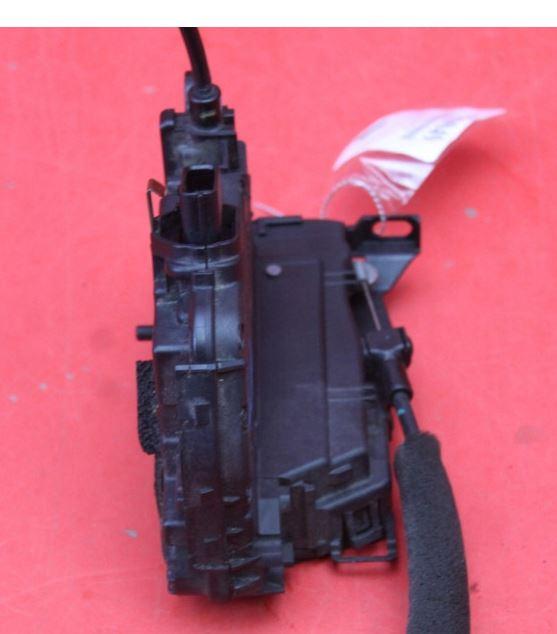 Renault Clio IV 2012-2020 hatchback 1.5 DCI diesel MT 55 kW 2018  Zámok dverí zadný pravý 825002104R