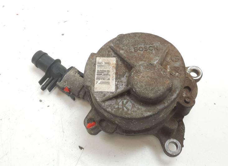 Renault Master III 2010-2019 hatchback 2.3 DCI diesel MT 92 kW 2011  Vákuová pumpa 8200902378