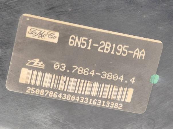 Volvo V50 combi 1.8 16v petrol MT 92 kW 2006  Posilňovač bŕzd 6N512B195AA