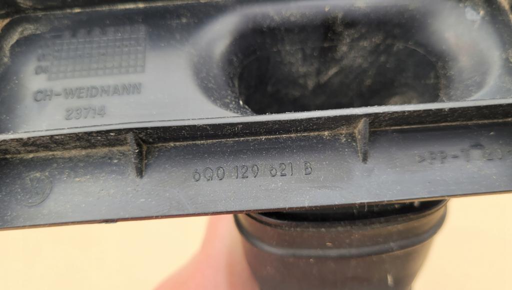 Skoda Fabia II 2007-2014 combi 1.4 TDI diesel MT 59 kW 2008  Rúrka chladenia vzduchu 6Q0129618G