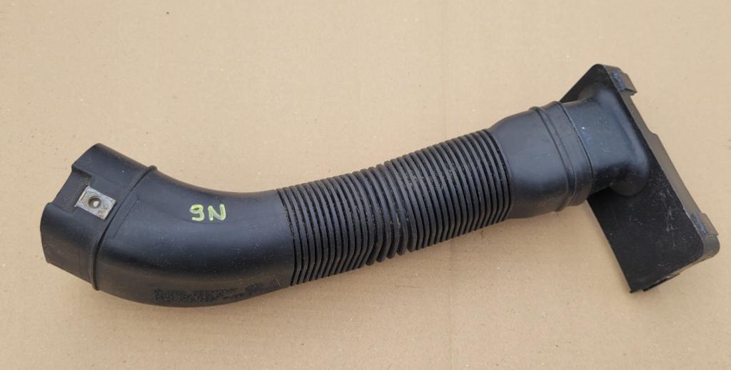 Skoda Fabia II 2007-2014 combi 1.4 TDI diesel MT 59 kW 2008  Rúrka chladenia vzduchu 6Q0129618G