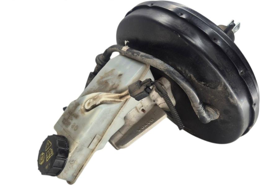 Volvo V50 combi 1.8 16v petrol MT 92 kW 2006  Posilňovač bŕzd 6N512B195AA