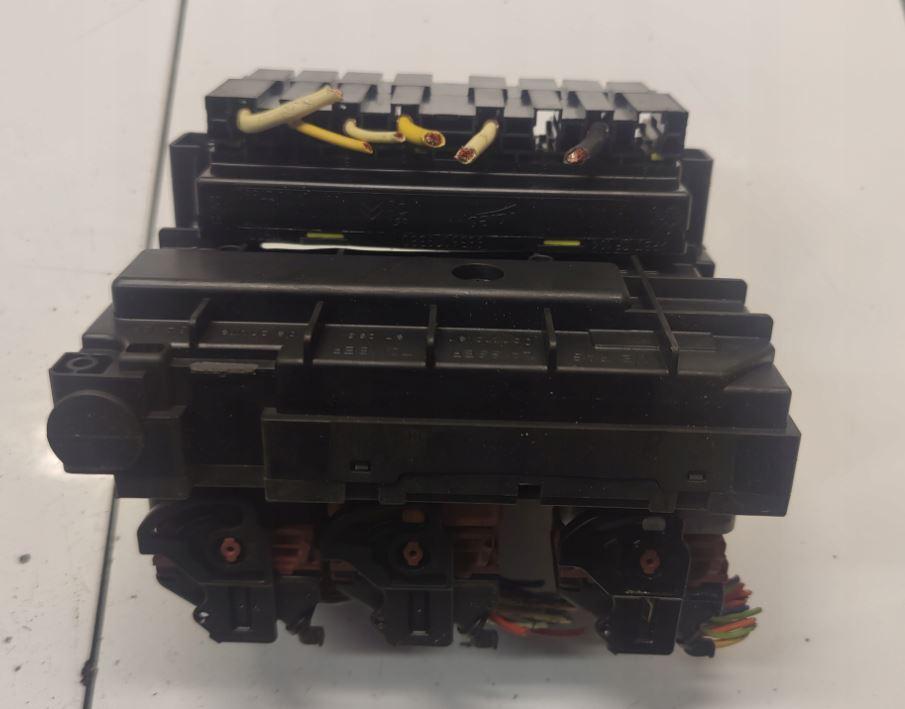 Peugeot 207 hatchback 1.4 petrol MT 54 kW 2008  Modul BSI 9664055780