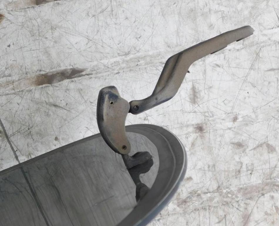 Nissan Serena 2.3 D diesel MT 55 kW 1995  Sklo karosérie lave