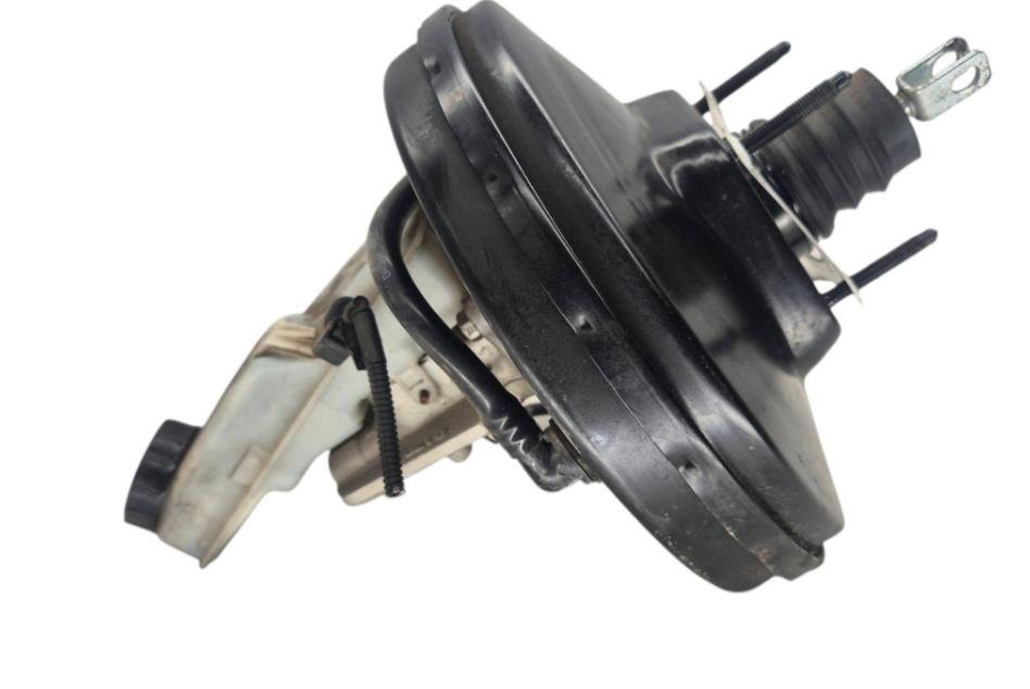 Volvo V50 combi 1.8 16v petrol MT 92 kW 2006  Posilňovač bŕzd 6N512B195AA