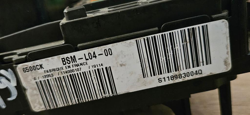 Citroen C4 I 2004-2011 hatchback 1.6 16v petrol MT 80 kW 2005  Poistková skrinka S118983004Q