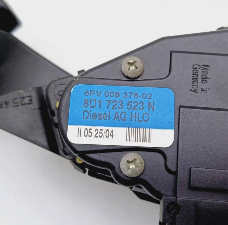 Audi A6 C5 1997-2004 sedan 2.5 TDI diesel 2002 Potenciometer plynového pedálu 8D1723523N