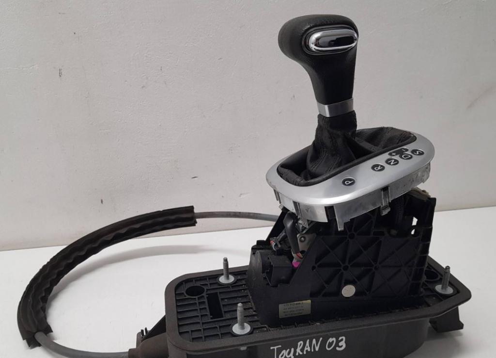 Volkswagen Touran I 2003-2015 hatchback 1.9 TDI diesel MT 77 kW 2006  Rýchlostná páka (kulisa) 1T1713025J 1T0713061