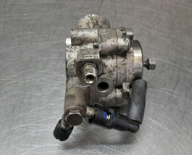 Opel Vectra C 2002-2008 sedan 2.2 16v petrol MT 114 kW 2004  Palivové čerpadlo 24465785