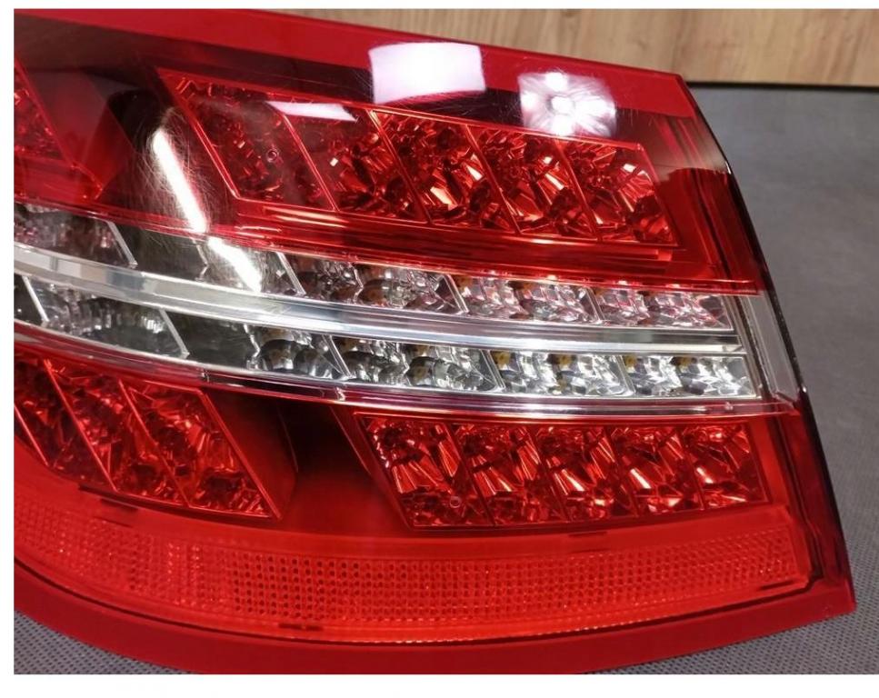 Mercedes E C207/ A207 Kabriolet 1.8 150 kW 2012  Svetlo zadné ľavé A2079060158