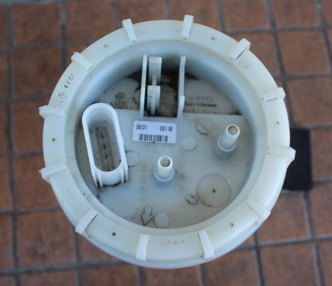 Audi A4 B6 2000-2004 sedan 2.0 FSI petrol MT 110 kW 2004 Palivové čerpadlo 8E0919051M