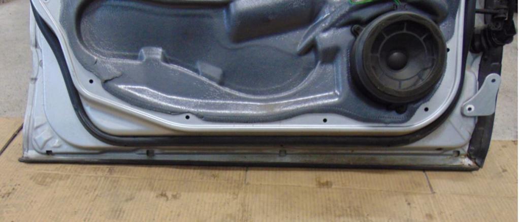 Mercedes C W203 2000-2007 combi 2.7 CDI diesel MT 125 kW 2002  Dvere predné ľavé C775