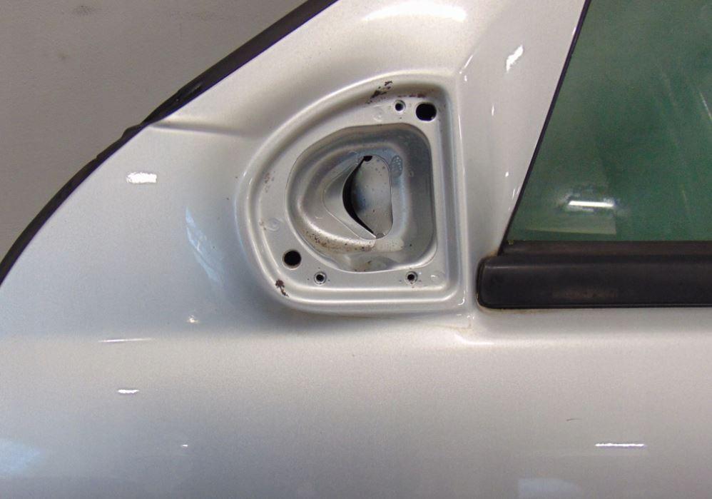 Mercedes C W203 2000-2007 combi 2.7 CDI diesel MT 125 kW 2002  Dvere predné ľavé C775