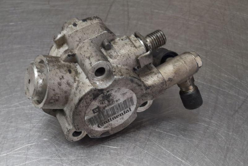 Opel Vectra C 2002-2008 sedan 2.2 16v petrol MT 114 kW 2004  Palivové čerpadlo 24465785