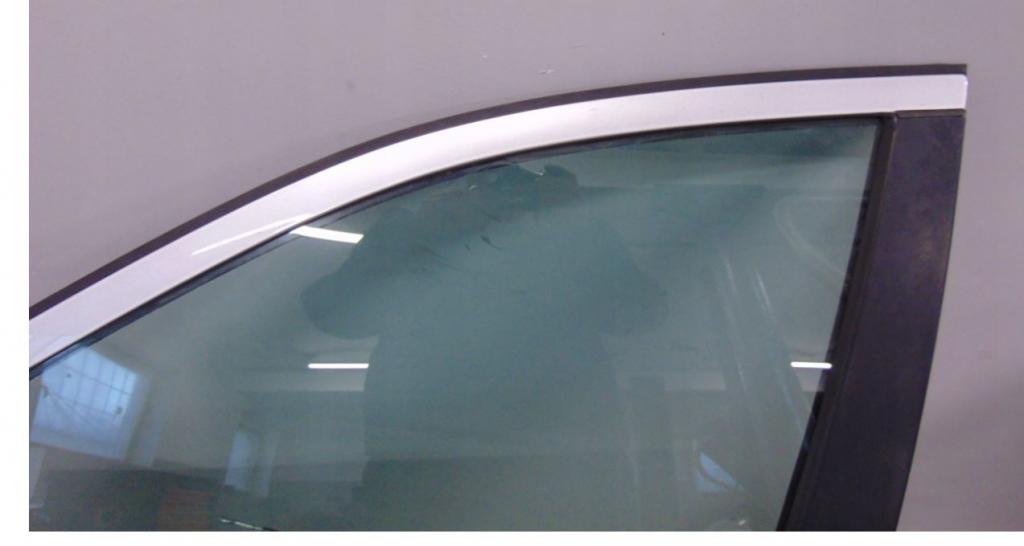 Mercedes C W203 2000-2007 combi 2.7 CDI diesel MT 125 kW 2002  Dvere predné ľavé C775