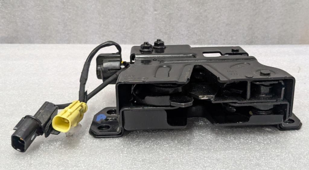 Hyundai Tucson III 2015-2021 TL suv   Zámok prednej kapoty 81130D7000