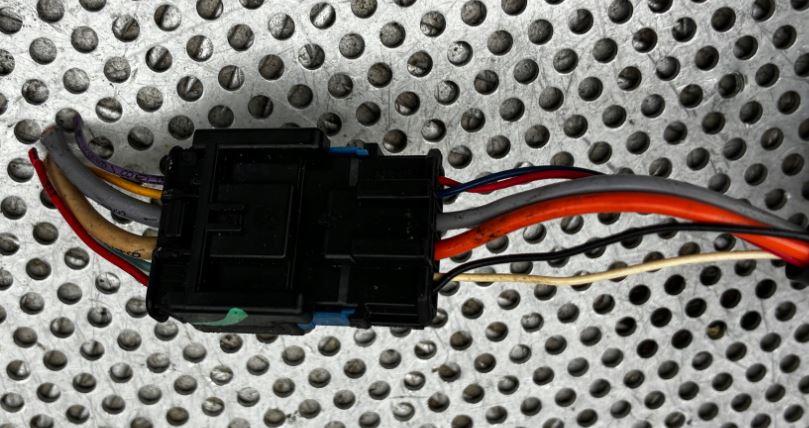 PEUGEOT 1007 (KM_) 2005 - 2022 1.6 16V 80 kW [109 KM] benzyna 2005 - 2022 Mechanizmus Motorček Dvere ľavy 9680250380