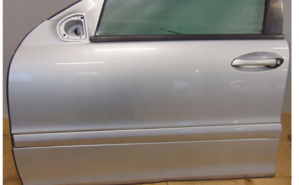 Mercedes C W203 2000-2007 combi 2.7 CDI diesel MT 125 kW 2002  Dvere predné ľavé C775
