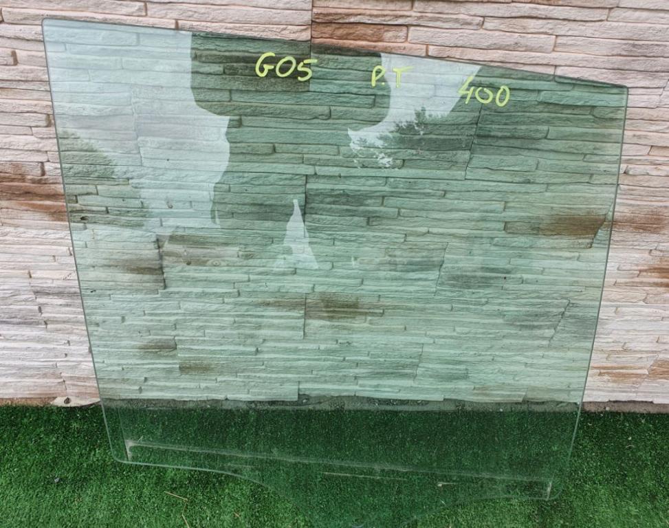 BMW X5 G05 2020  Sklo zadných pravých dverí