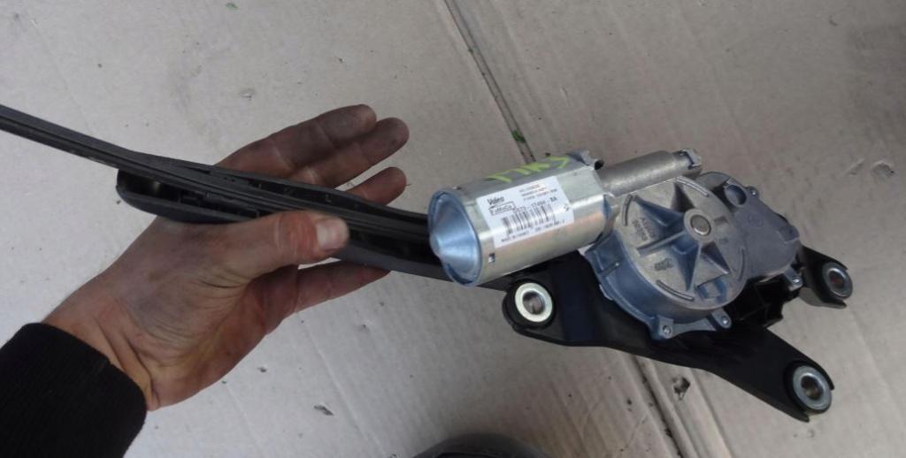 Ford Mondeo Mk5 2014-2022 hatchback 2.0 TDCI diesel MT 110.3 kW 2016  Motorček stieračov zadný DS73-17404-BA