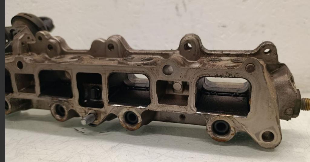 VW TIGUAN 2007 - 2018    1.4 TSI 4motion 110 kW  benzin Vstrekovacia lišta GK00266