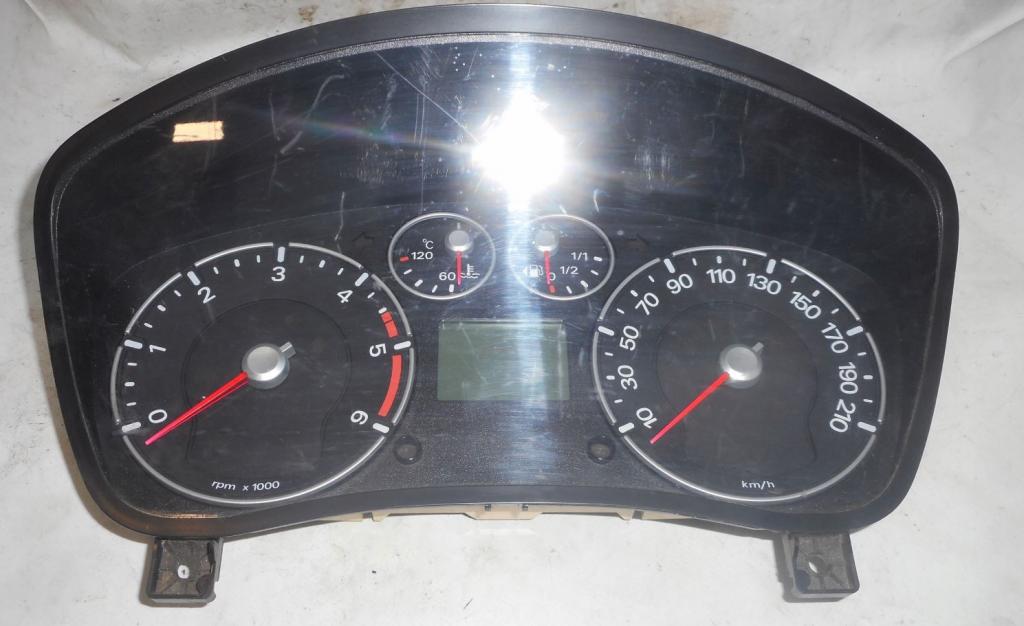 Ford Fiesta Mk6 2002-2008 hatchback 1.4 TDCI diesel MT 50 kW 2008  Prístrojová doska 6S6T-10849-GE