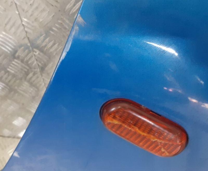 Renault Clio II 1998-2012 hatchback 1.2 petrol MT 43 kW 1998  Blatník predný pravý