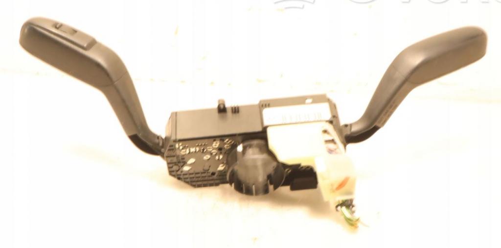 Seat Ibiza IV 6J 2008-2017 hatchback 1.2 MPI petrol MT 51 kW 2009  Prepínacie páčky pod volantom 7H0953503GB