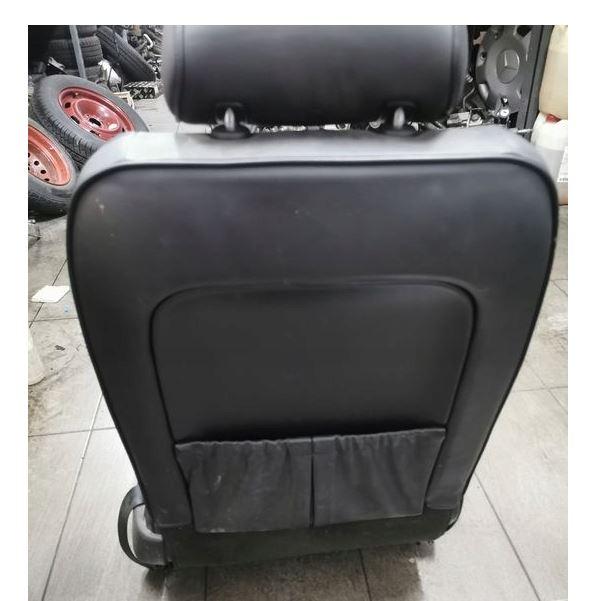 Peugeot 607 sedan 2.2 HDI diesel MT 98 kW 2004  Sedadlo predné ľavé