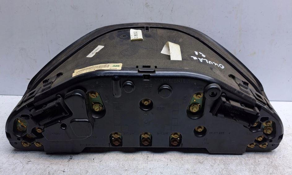 Mercedes E W210 1995-2002 combi 2.9 TD diesel AT 95 kW 1996  Prístrojová doska 2105401248