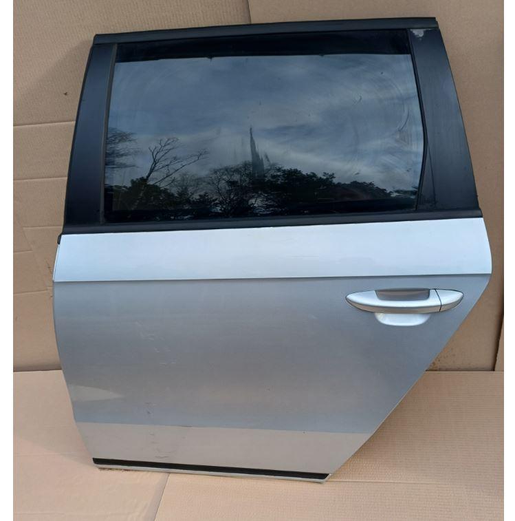 Volkswagen Passat B7 2010-2014 combi 2.0 TDI diesel MT 103 kW 2014  Dvere zadné ľavé LA7W