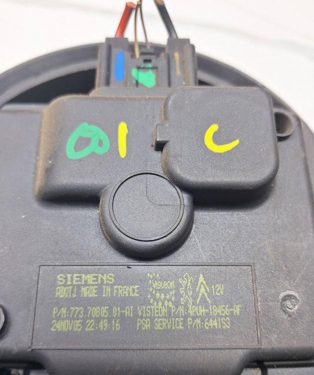 Peugeot 407 coupe 2.2 16v petrol MT 120 kW 2006  Ventilátor kúrenia 77370805 4PUH18456AF