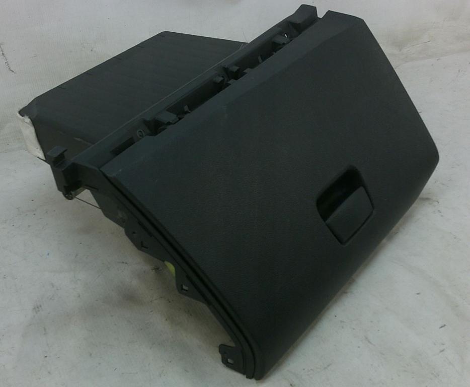 Kia Rio III 2011-2017 hatchback 1.2 16v petrol MT 62.5 kW 2014  Priehradka (kastlík) 84512-1W010