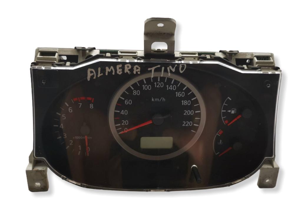 Nissan Almera tino hatchback 2004  Prístrojová doska BU704