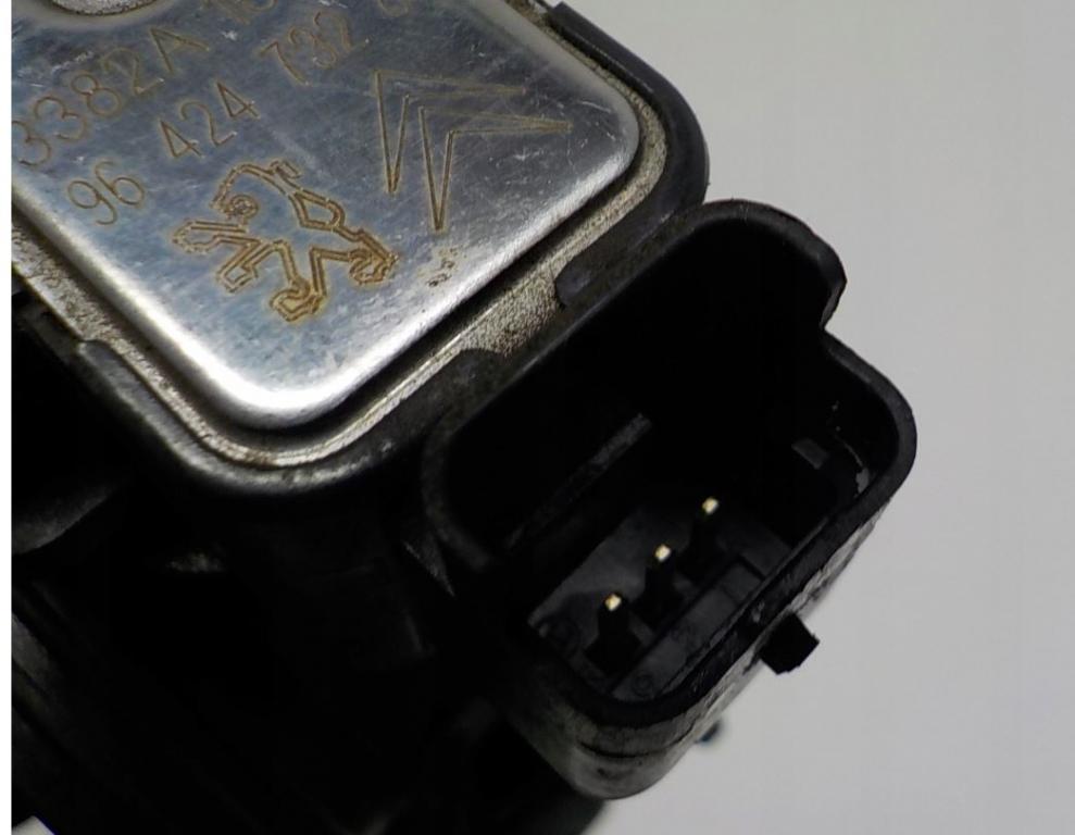 Peugeot 206 hatchback 1.4 petrol MT 55 kW 2001  Škrtiaca klapka 9642473280