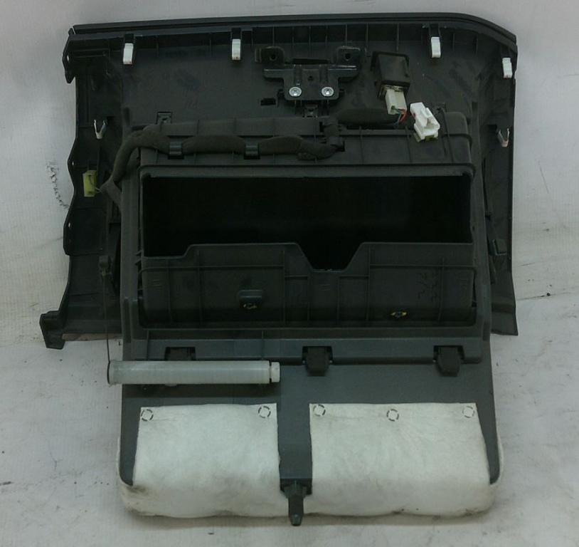 Kia Rio III 2011-2017 hatchback 1.2 16v petrol MT 62.5 kW 2014  Priehradka (kastlík) 84512-1W010