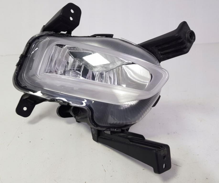 Kia Ceed III 2018- hatchback 1.6 CRDI diesel MT 85 kW 2018  Hmlové svetlo (hmlovka) predné pravé 92202J7000