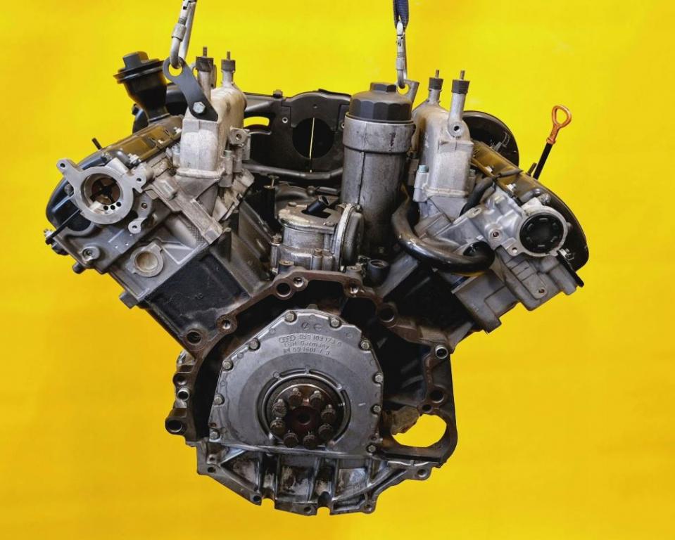 Audi A6 C5 1997-2004 sedan 2.5 TDI V6 diesel 110 kW 2000  Motor diesel AKN