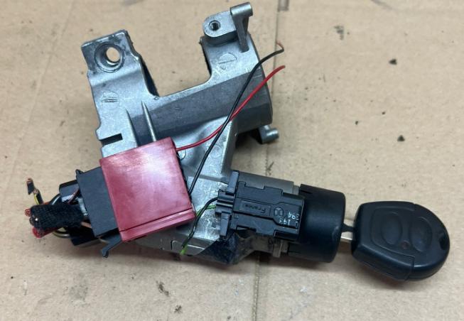 Seat Cordoba I 1993-2002 sedan 1.6 petrol MT 55 kW 2000  Spínacia skrinka 6K0905851