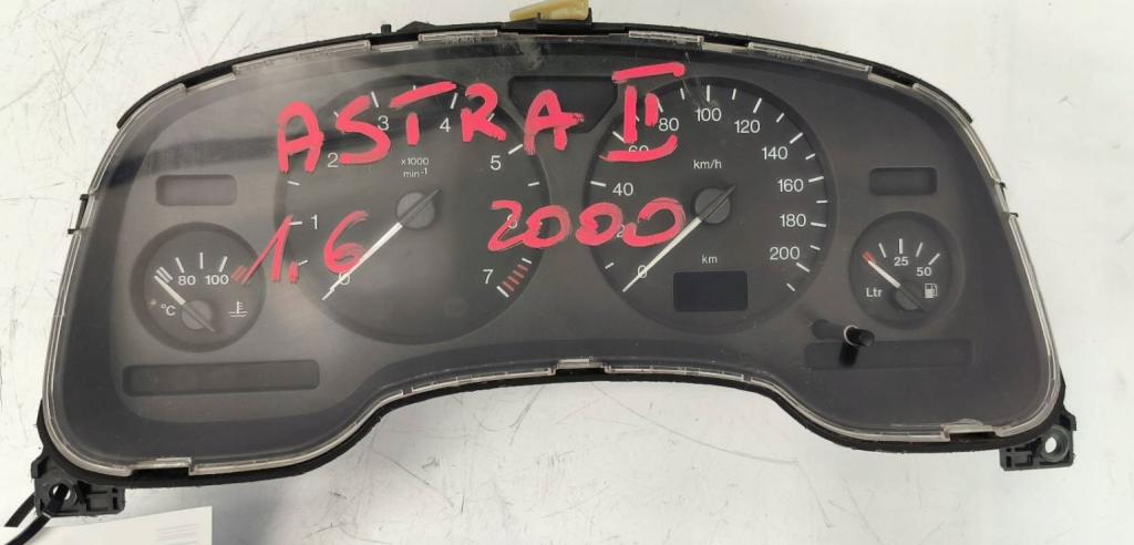 Opel Astra I 1991-2002 hatchback 1.6 petrol MT 55 kW 1998  Prístrojová doska 90561454QN