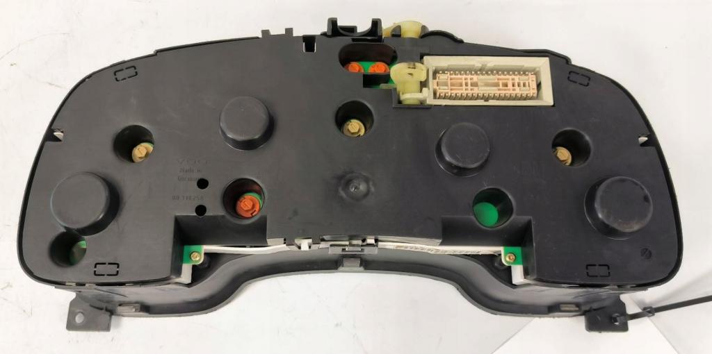 Opel Astra I 1991-2002 hatchback 1.6 petrol MT 55 kW 1998  Prístrojová doska 90561454QN