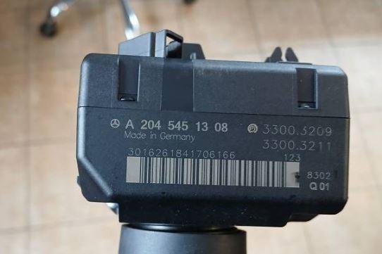 Mercedes C W204 2007-2014 combi 2.2 CDI diesel AT 125 kW 2008  Spínacia skrinka A2045451308 33003209 33003211