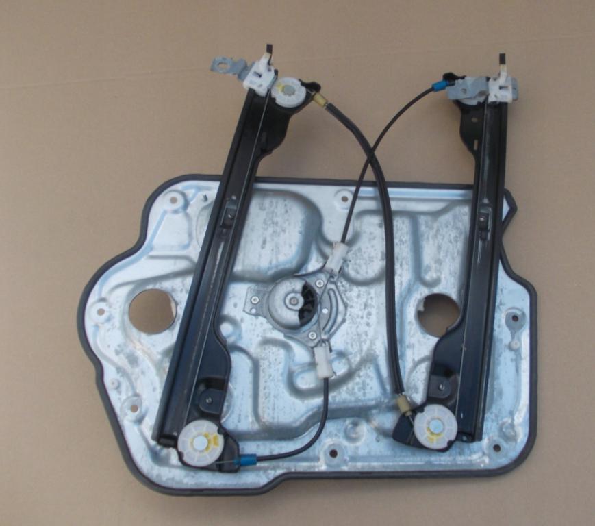 Nissan Qashqai I J10 2006-2013 hatchback  Motorček okien predný ľavý