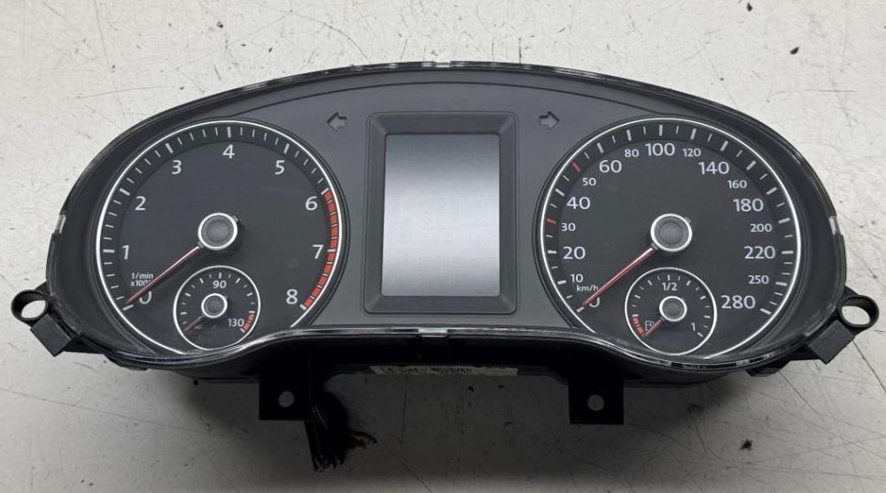 Volkswagen Jetta VI 2010-2018 sedan Prístrojová doska 5C6920861