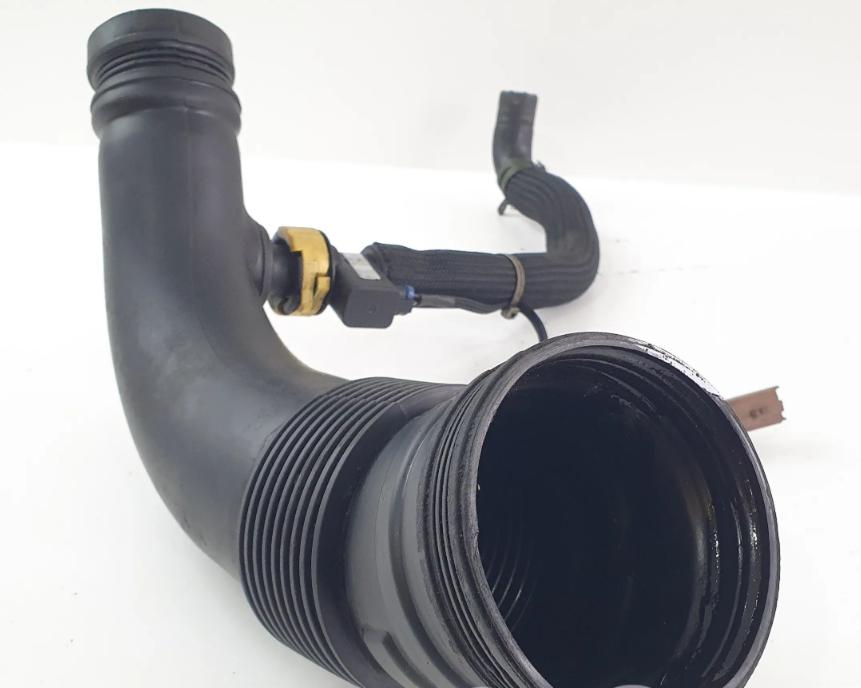 Fiat Ducato III 2006-2014 hatchback 2.3 JTD diesel MT 96 kW 2014  Prívod (vedenie) vzduchu 1369011080 1366688080