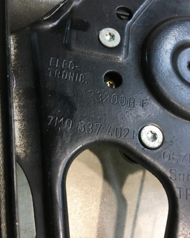 Volkswagen Sharan I 1995-2010 hatchback 1.9 TDI diesel Mechanizmus sťahovania okna predný pravý 7M0959802A 7M0837402P