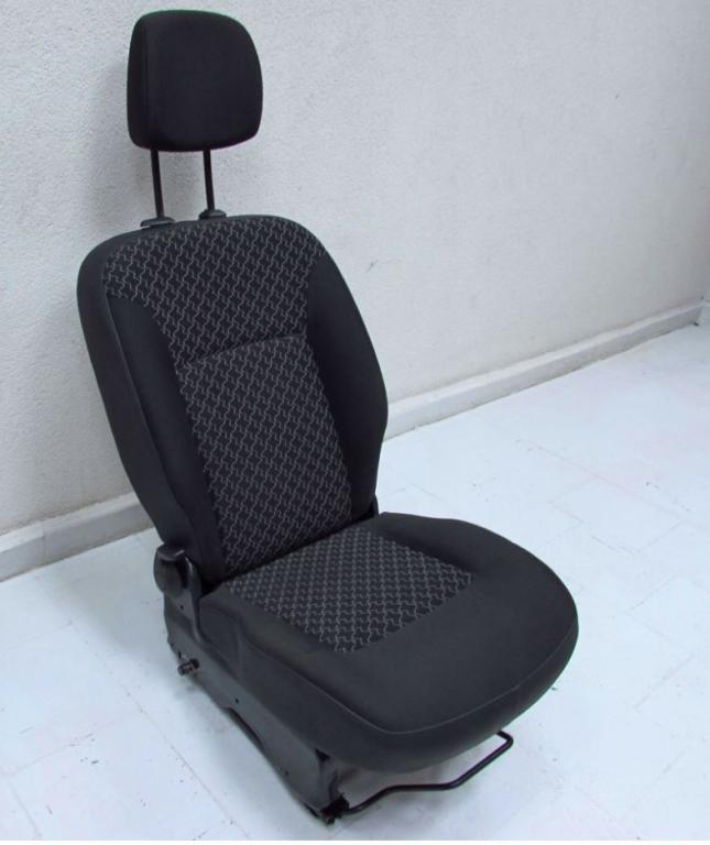 Renault Kangoo II 2008- minivan 1.5 DCI diesel 50 kW 2008 Sedadlo predné pravé